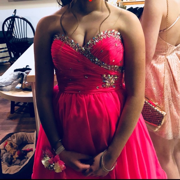 Bright pink, semi-formal short dress - Picture 2 of 3